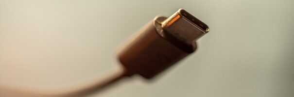 Laptop mit Handy-Ladekabel laden – Mit USB-C ein Notebook aufladen?